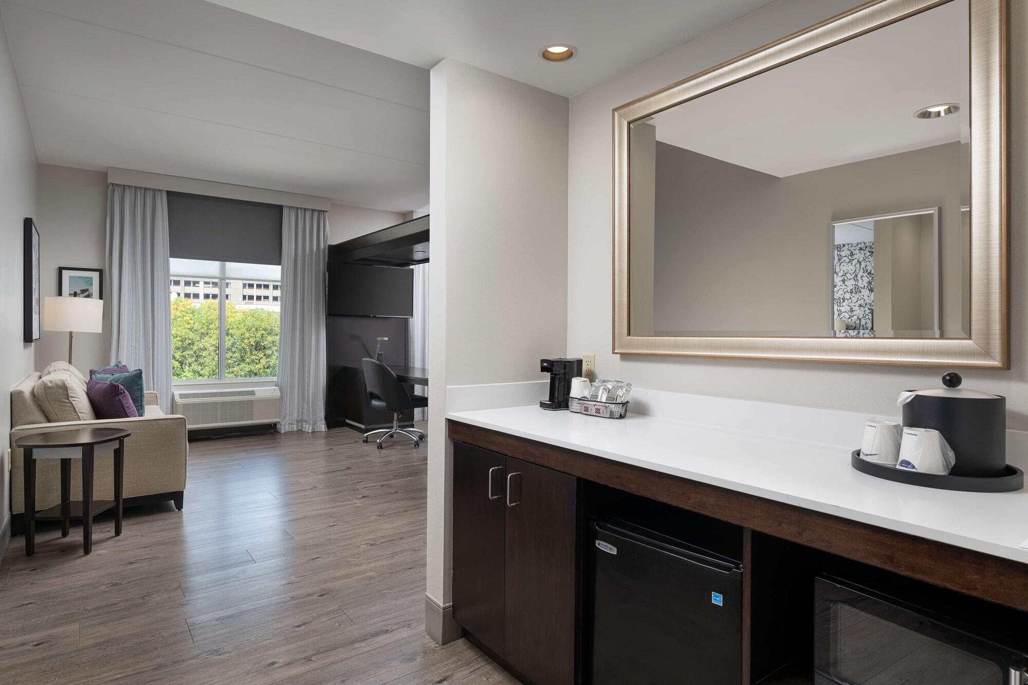 Hampton Inn & Suites Chattanooga Downtown Экстерьер фото